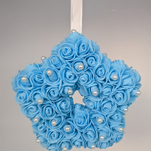 Etoile bleue avec ses perles couleur blanche