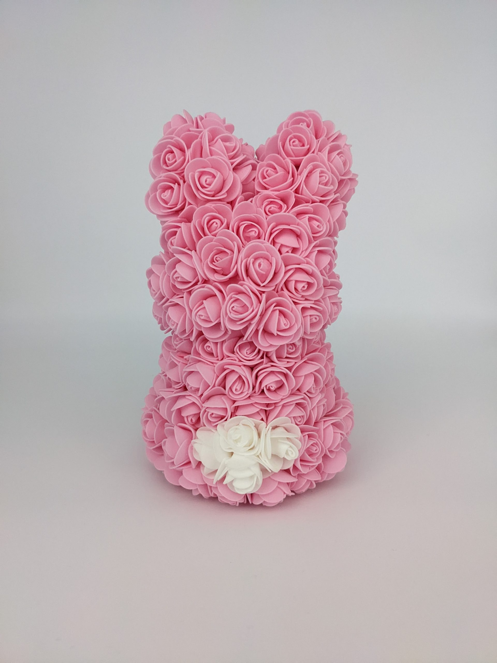 Petit Lapin rose avec son nœud centré – Image 2