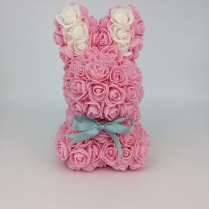 Petit Lapin rose avec son nœud centré