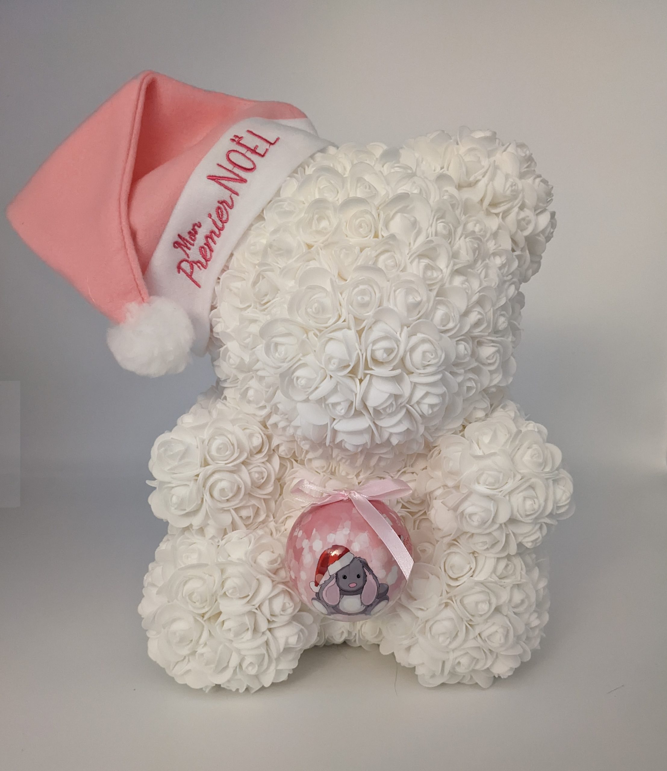 Ours blanc "Mon premier Noël rose" avec ses accessoires (personnalisable avec un prénom)