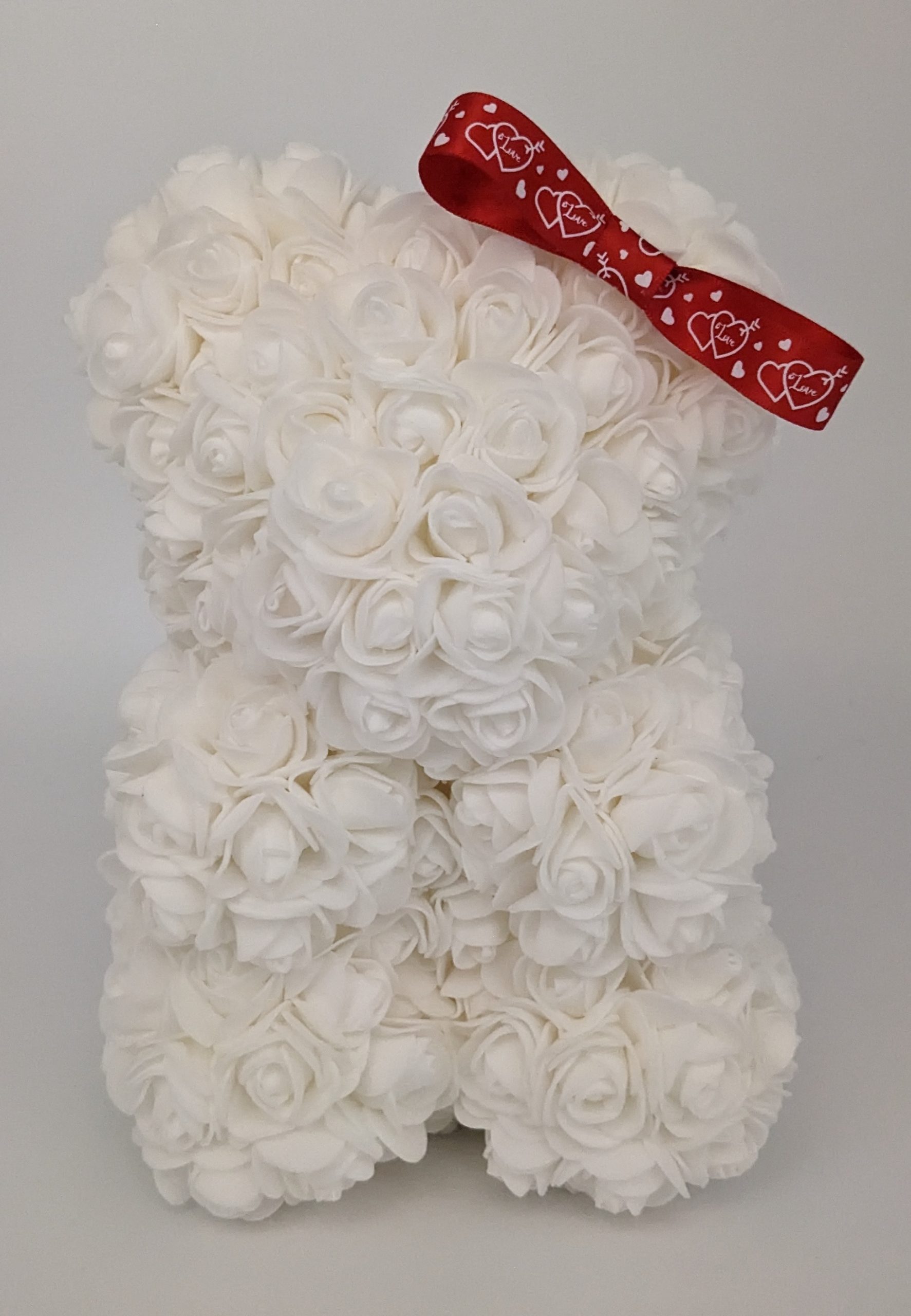 Ourson blanc "St Valentin" avec son nœud rouge